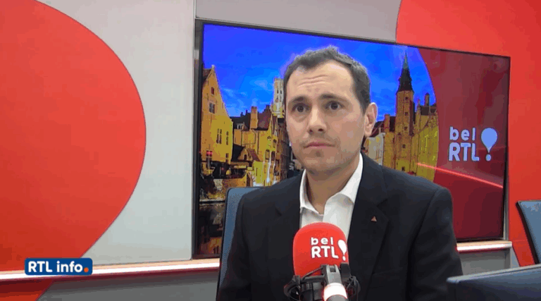 Privéjets Aanpakken: Symboolpolitiek of Jaloezie? ECOLO’s Nieuwe Koers onder de Loep